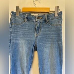 Light wash, low rise ankle jeans from Hollister